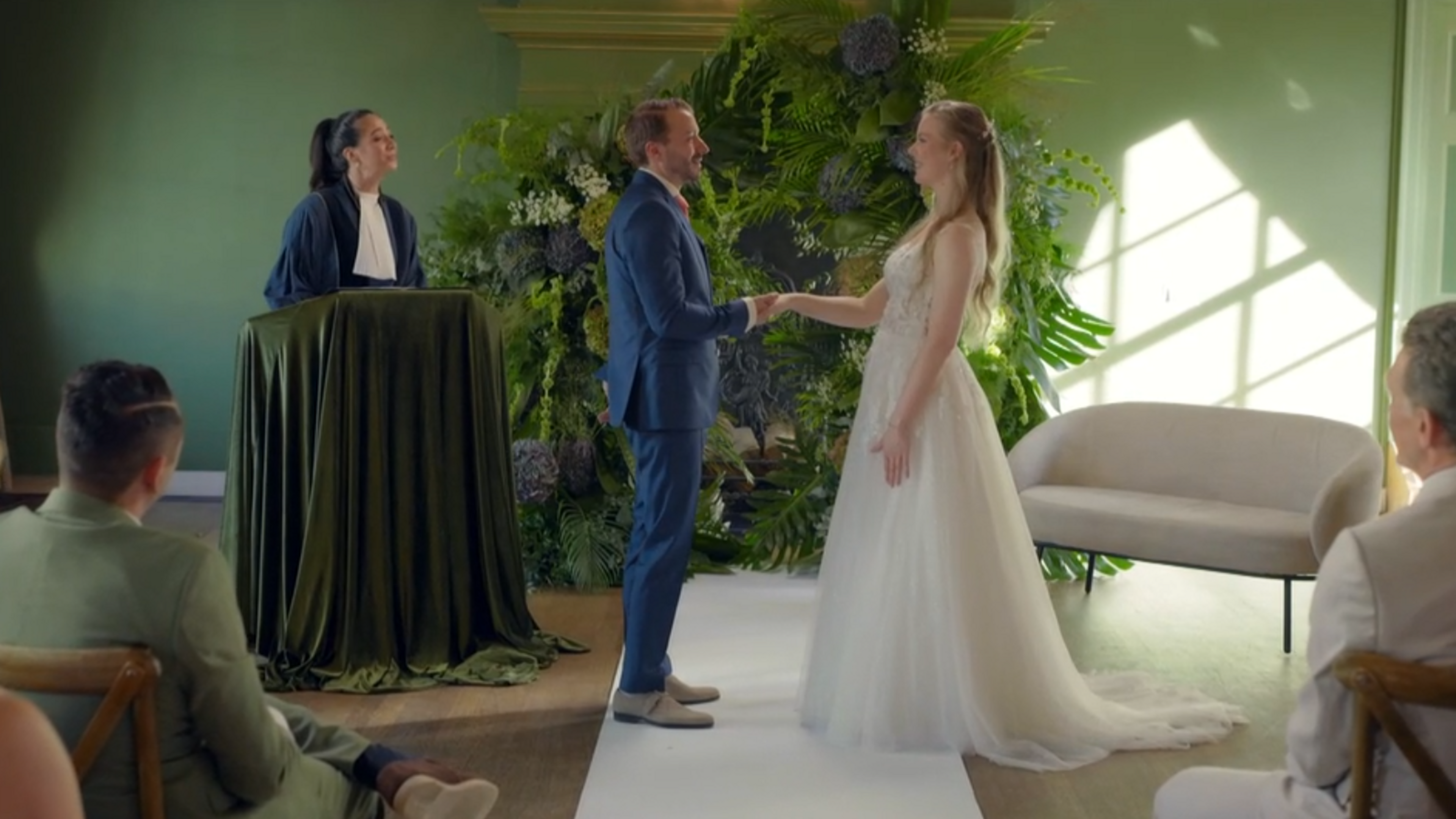 Teleurgestelde Kirsten slaapt al na één nacht niet meer samen met Luigi, Ferenc wil juist al ’samen spelen’ in de slaapkamer